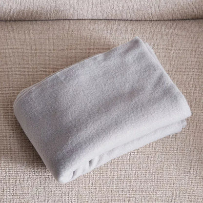 Grey Throw Blanket (120x160 cm)